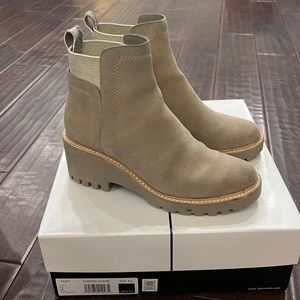 Dolce Vita Huey suede booties size 6.5